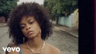 Lila Iké - I Spy (Official Video)