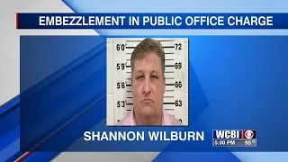 Benton County Tax Assessor accused of embezzlement