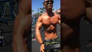 Fitness Model Christian Fleenor Muscle Beach Gym Pump Workout Styrke Studio 