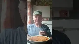 Борщ из свиных рёбер ем с аппетитом