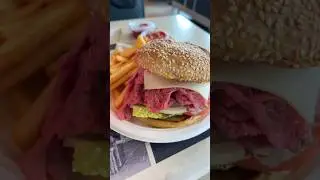 Kelly’s Roast Beef with Lobster Roll in Boston