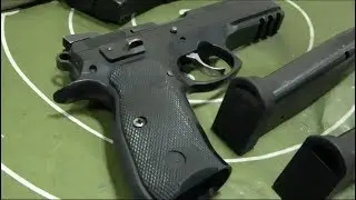 Стрельба из CZ-75 и АК-47, метание ножей и стрельба из лука