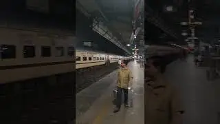 11001 - #Nandigram Express at Nasik Road