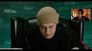 Олёша смотрит 