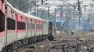 Bikaner Kolkata Pratap Express arriving Jaipur Junction, Indian Railways...!!