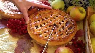 Пирог с калиной и яблоками