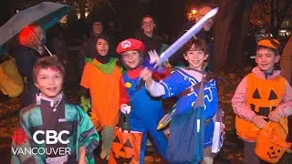 Hundreds of trick-or-treaters flock to Vancouver's Douglas Park neighbourhood