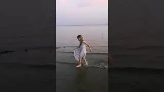 Когда ты маленькая, а море огромное 