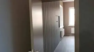 Двери Волховец с открыванием во внутрь. Очень оригинально смотрятся.