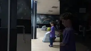 мы в боулинге *сорян не лучший бросок был страйк если что*