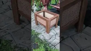 Ящик для цветов из обрезков ротанга
