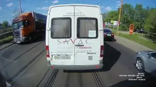 Амурский мост. АвтоСидоры пристроились за скорой и гонят по встречным рельсам