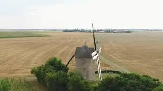 Vu du ciel : la Beauce, ses moulins et ses éoliennes