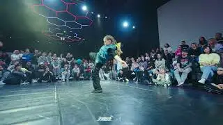 Crystal vs Крис | TOP 16 | HH KIDS | Battle Fresh Russia