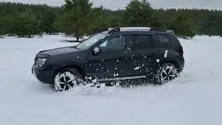 Дастер дрифт в снегу