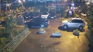В Подольске мужчина скинул арбуз с балкона 14 этажа на припаркованный автомобиль