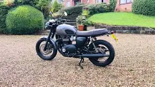 Triumph T120 Bonnieville Black