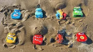 Disney Pixar Cars, Looking For Lightning McQueen,Cruz Ramirez,Sally Carrera,Tow Mater