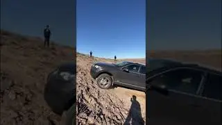 Volkswagen Touareg NF 2010 3.6 бензин тестирует новое скальное препятствие. Видео не передаёт угол