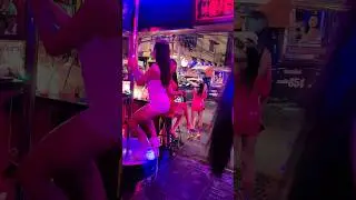 НА ШЕСТЕ ТРАНС СВЕТИТ ТРУСЕЛЯМИ ))) ПАТТАЙЯ ! LADYBOY !