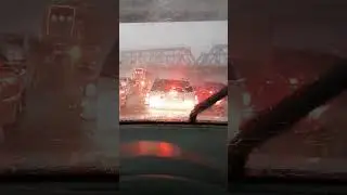Град размером с яйцо, дороги встали