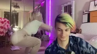 Заставил приседать 😮