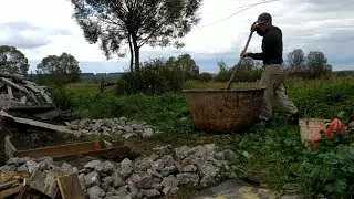 Заливка приямка для пробуреной скважины ,объделываю домик на зиму