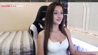 Растегнулась пуговка на стриме - Twitch