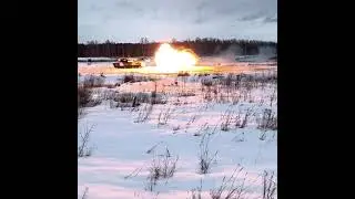 Три танка Т-80 дали ЗАЛП, а я ехал мимо