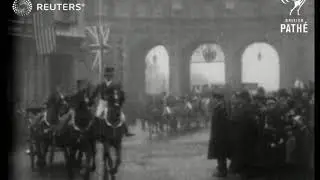 POLITICS: U.S. President travels to England (1918)