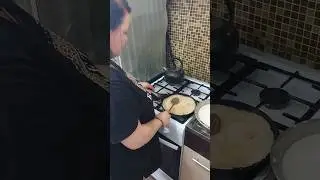 Жарим блинчики🥞/Поздравляем всех с МАСЛЕНИЦЕЙ и ПРОЩЁННЫМ ВОСКРЕСЕНЬЕМ 😘