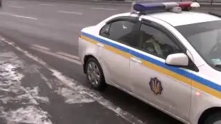 покидая место нарушения, ГАИ оторвало бампер служебного авто  Приколы с ГАИ