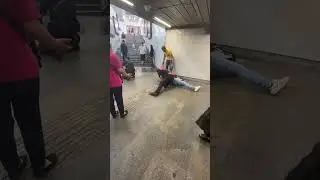 Задержание мигрантов в метро.