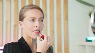 Официальный визажист Oriflame  о губной помаде 5 в 1 с эффектом объёма THE ONE Colour Stylist