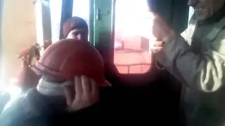путейцы проверка каски прикол!!!!!!!!!!!!!!!!!!!!!!!!!!
