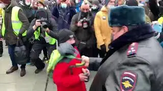 Мальчик, который надеется на маму, уже арестован...
