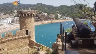 Walking in the Ruines of Tossa de Mar