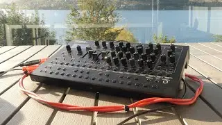 SH-4d // Has Roland Perfected Portable Sound Design?