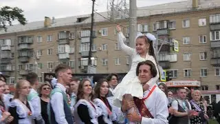 В Копейске прозвенел Последний звонок