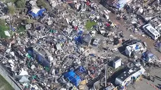 Oakland begins to shut down of Wood Street homeless encampment