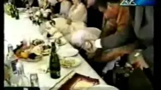 Даги жгут на свадьбе.flv