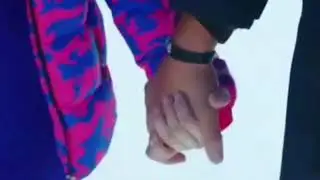 Сериал: Ранняя пташка. Мои пташки😍
Как Санем взяла Джана за руку💘
Смотрите онлайн серию?
____