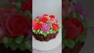 Торт корзина с цветами.