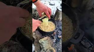 ТУРБО-ЗАВТРАК В ГОРАХ ЗА ПЯТЬ МИНУТ | Суровая кухня от Лесных