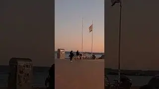 Зима в Барселоне.Набережная вечером возле известной гостиницы )