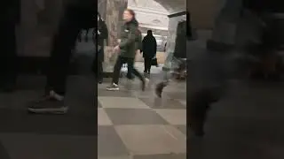 Цыгане из Твери на многолетних заработках в метро на билет, так как обокралииииии