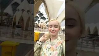 Bule barbie datang ke Masjid Al jabbar😍❤️ 