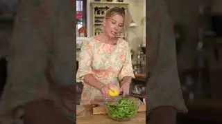 Салат «Нисуаз» с семгой, анчоусами и спаржей