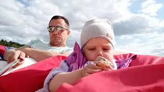 Отдыхаем с Евиком и Маруськой на пляже