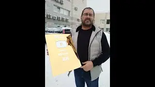 Печать на золотой акриловой настенной табличке